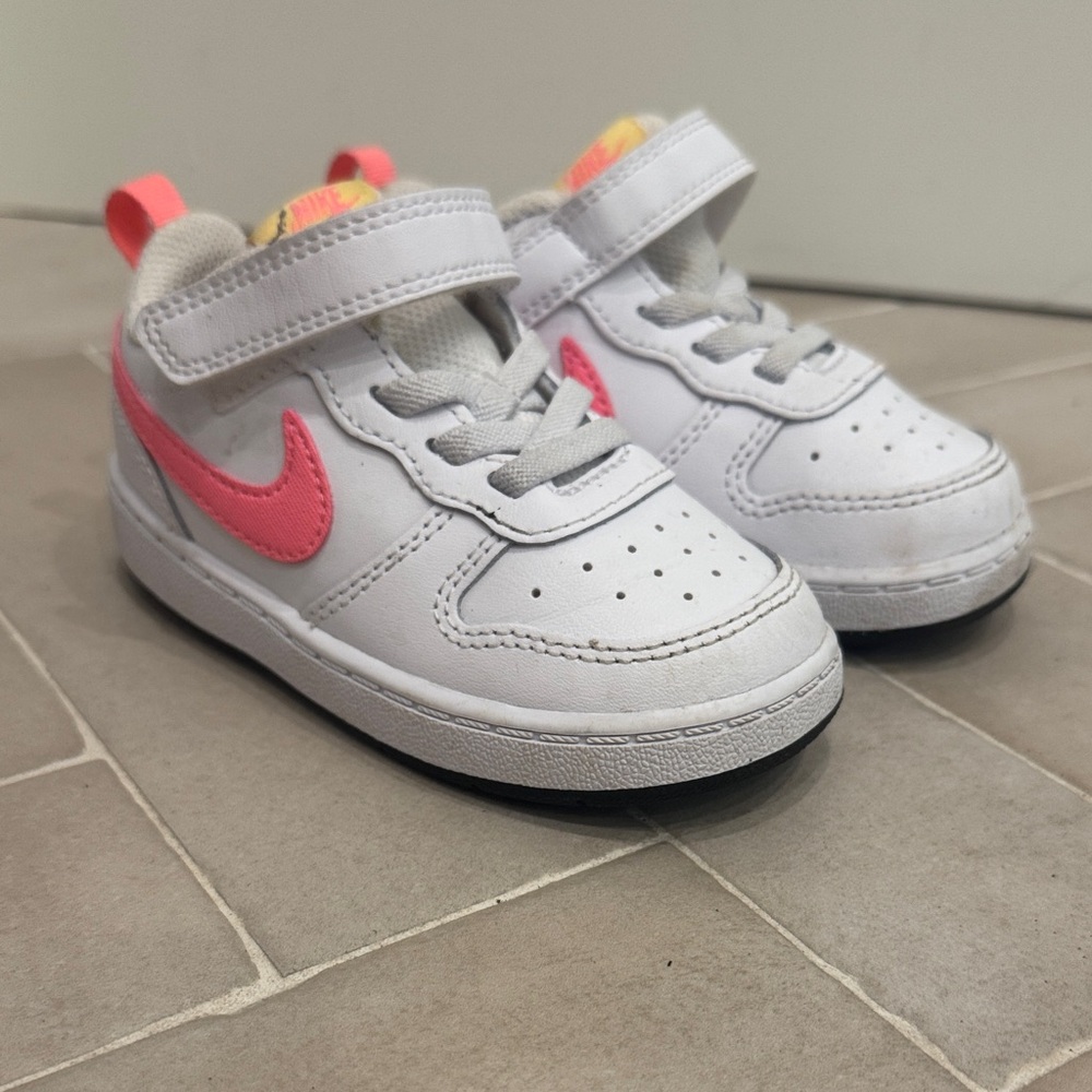 Nike Kids Sneakers - White and Pink